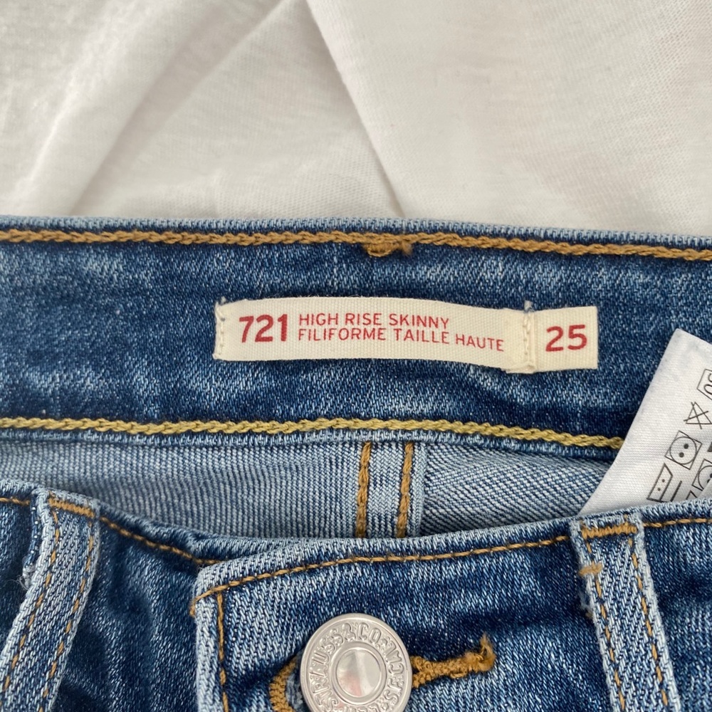 Levi’s 721 High Rise Skinny - Picture 3 of 3